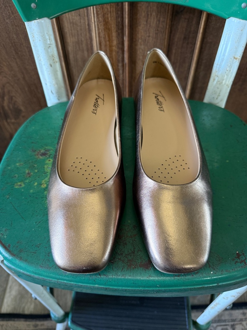 Trotters Metallic Rose Ballet Flats in Shimmering Rose Gold